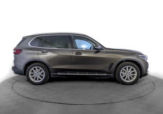 Подержанный автомобиль BMW X5 2020 года (4 фото)