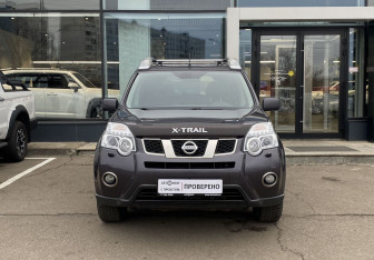 Подержанный автомобиль Nissan X-Trail 2013 года (2 фото)