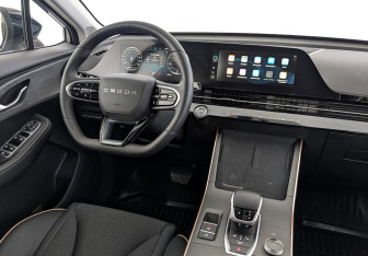 Подержанный автомобиль Omoda C5 2024 года (30 фото)