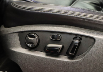Подержанный автомобиль Volkswagen Touareg 2016 года (20 фото)