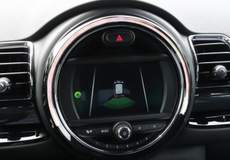 Подержанный автомобиль MINI Clubman Wagon 2020 года (18 фото)