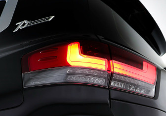 Подержанный автомобиль Toyota Land Cruiser Suv 2021 года (8 фото)