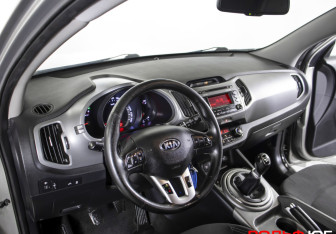 Подержанный автомобиль Kia Sportage 2015 года (18 фото)