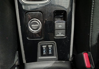 Подержанный автомобиль Mitsubishi Outlander 2019 года (15 фото)