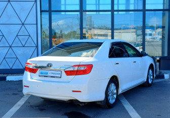 Подержанный автомобиль Toyota Camry Sedan 2012 года (5 фото)