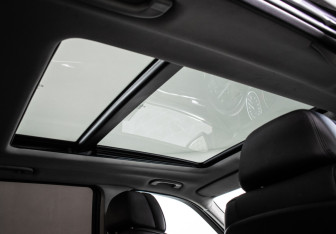 Подержанный автомобиль BMW X5 2010 года (10 фото)