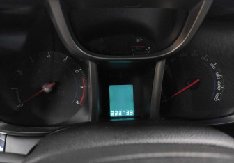 Подержанный автомобиль Chevrolet Orlando 2014 года (14 фото)