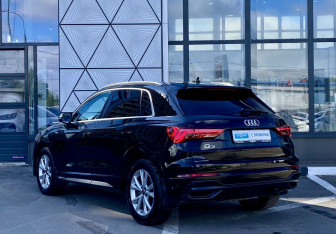 Подержанный автомобиль Audi Q3 2021 года (7 фото)