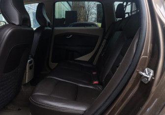 Подержанный автомобиль Volvo XC70 2014 года (10 фото)