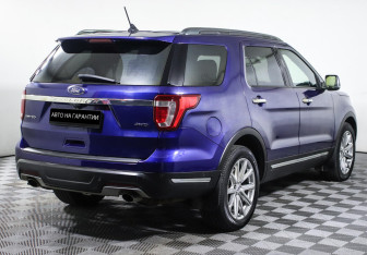 Подержанный автомобиль Ford Explorer 2018 года (3 фото)