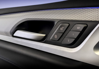 Подержанный автомобиль BMW X4 2020 года (22 фото)