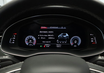 Подержанный автомобиль Audi Q8 2024 года (15 фото)