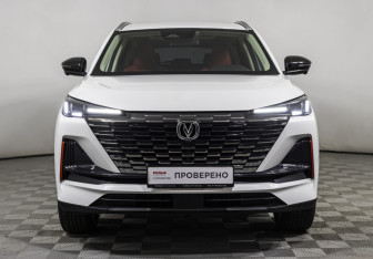 Подержанный автомобиль Changan UNI-S 2024 года (2 фото)