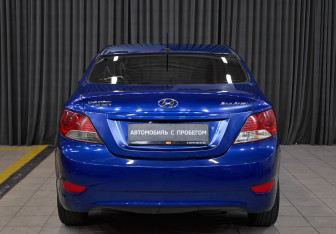 Подержанный автомобиль Hyundai Solaris Sedan 2013 года (5 фото)