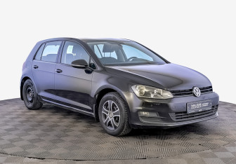 Подержанный автомобиль Volkswagen Golf Hatchback 2013 года (3 фото)
