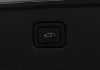 Подержанный автомобиль Changan UNI-S 2024 года (19 фото)