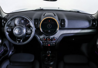 Подержанный автомобиль MINI Countryman 2020 года (17 фото)