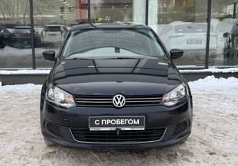Подержанный автомобиль Volkswagen Polo Sedan 2013 года (2 фото)