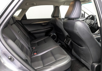 Подержанный автомобиль Lexus NX 2016 года (18 фото)