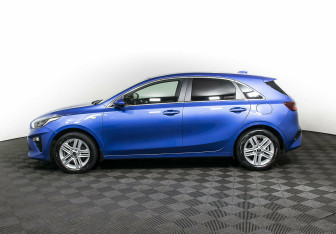 Подержанный автомобиль Kia Ceed Hatchback 2019 года (3 фото)