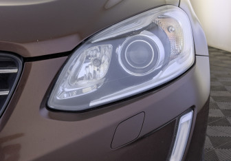 Подержанный автомобиль Volvo XC60 2015 года (11 фото)