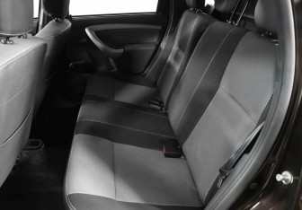 Подержанный автомобиль Renault Duster 2014 года (9 фото)