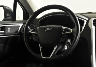 Подержанный автомобиль Ford Mondeo Sedan 2016 года (13 фото)