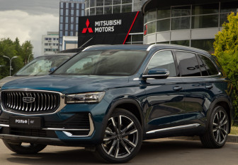 Подержанный автомобиль Geely Monjaro 2023 года (23 фото)