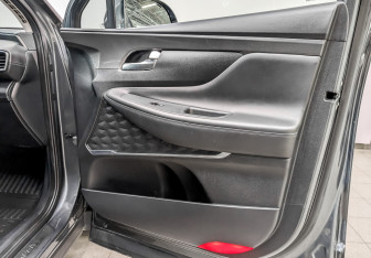 Подержанный автомобиль Hyundai Santa Fe 2023 года (25 фото)