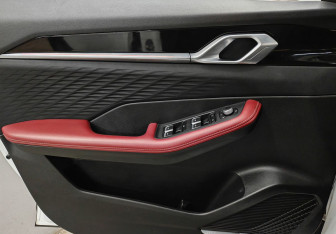 Подержанный автомобиль Geely Coolray 2023 года (16 фото)