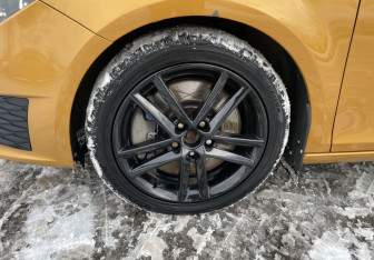 Подержанный автомобиль SEAT Leon Hatchback 2011 года (12 фото)