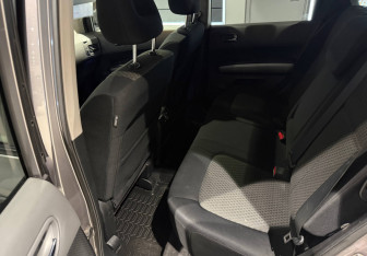 Подержанный автомобиль Nissan X-Trail 2008 года (13 фото)