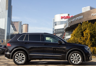 Подержанный автомобиль Volkswagen Tiguan 2019 года (3 фото)