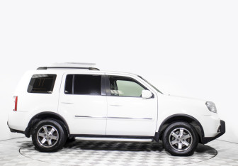 Подержанный автомобиль Honda Pilot 2012 года (3 фото)