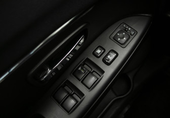 Подержанный автомобиль Mitsubishi ASX 2014 года (15 фото)