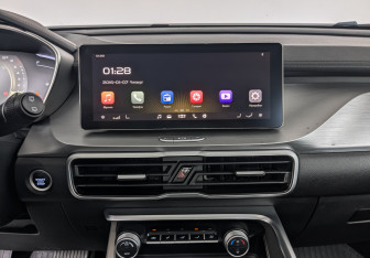 Подержанный автомобиль Geely Coolray 2023 года (17 фото)