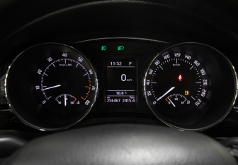 Подержанный автомобиль Skoda Superb Liftback 2014 года (14 фото)