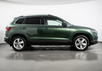 Подержанный автомобиль Skoda Karoq 2021 года (4 фото)