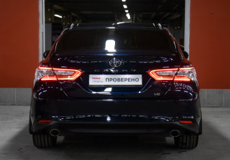 Подержанный автомобиль Toyota Camry Sedan 2018 года (6 фото)