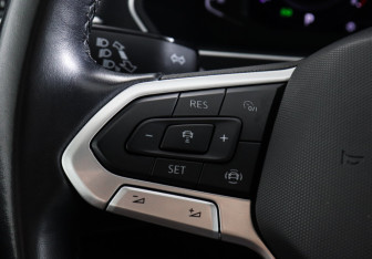 Подержанный автомобиль Volkswagen Tiguan 2021 года (16 фото)