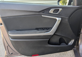 Подержанный автомобиль Kia Ceed Hatchback 2019 года (19 фото)