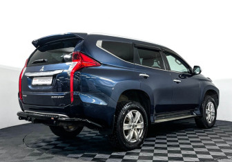Подержанный автомобиль Mitsubishi Pajero Sport 2018 года (5 фото)