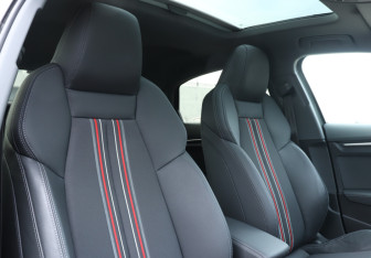 Подержанный автомобиль Audi A3 Sedan 2021 года (14 фото)