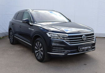 Подержанный автомобиль Volkswagen Touareg 2020 года (3 фото)