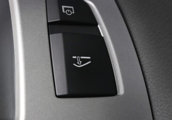 Подержанный автомобиль Audi Q7 2014 года (15 фото)