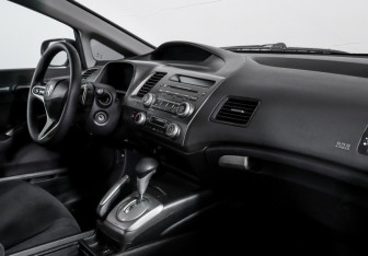 Подержанный автомобиль Honda Civic Sedan 2009 года (9 фото)