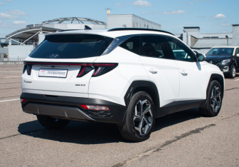 Подержанный автомобиль Hyundai Tucson 2022 года (5 фото)