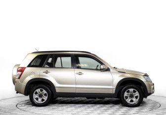 Подержанный автомобиль Suzuki Grand Vitara 2008 года (4 фото)