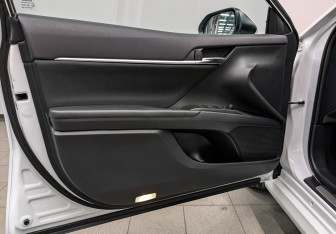 Подержанный автомобиль Toyota Camry Sedan 2022 года (18 фото)