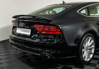 Подержанный автомобиль Audi A7 2012 года (19 фото)